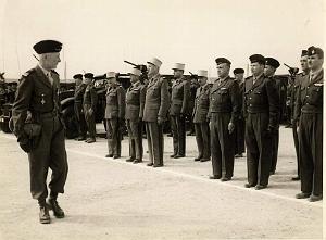 9 EME HUSSARDS  A CRAMPEL -------- (4)